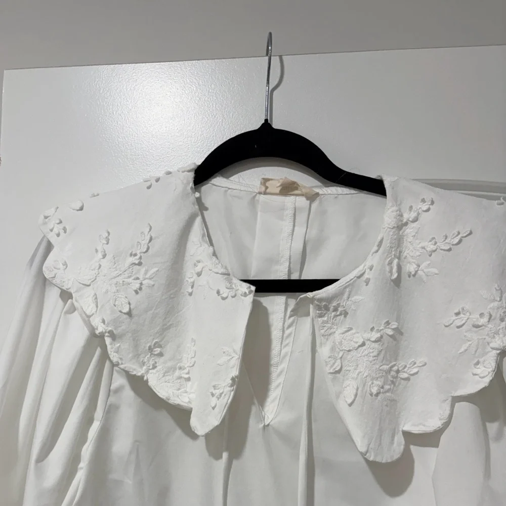 White Floral Scalloped Entro Top - Picture 5 of 7